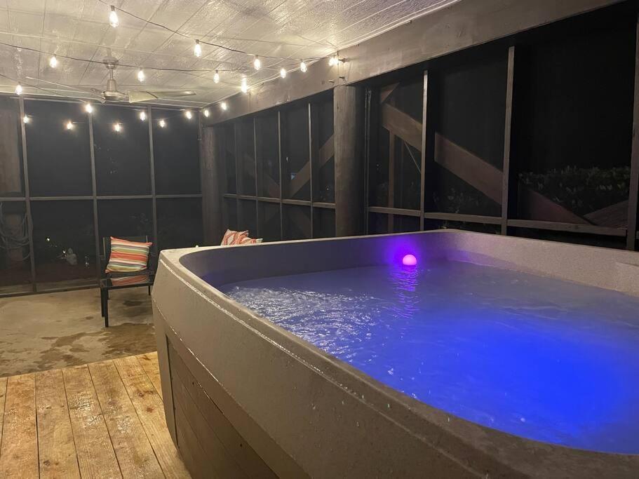 הוילה גולף בריז Woodsy Retreat, Steps To Bay - Hot Tub! מראה חיצוני תמונה